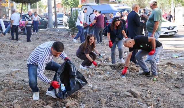 Buca 'Dünya Temizlik Gününü' örnek davranışla kutladı: Gönüllü ve mahalle sakinlerinden geniş çaplı temizlik!