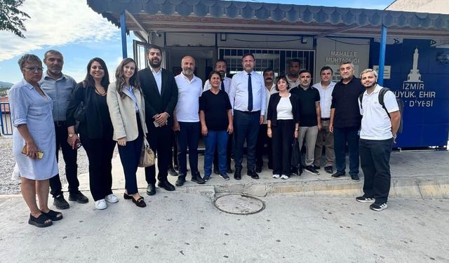 CHP İzmir’den Karabağlar'da muhtarlarla çözüm mesaisi... Gümrükçü: Vatandaşımızla en önemli temas noktası