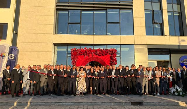 EBSO Business Center kurdele kesti… Yorgancılar’dan adaylara OSB mesajı: Arsa sıkıntımız olsa da çok çalışmanız lazım