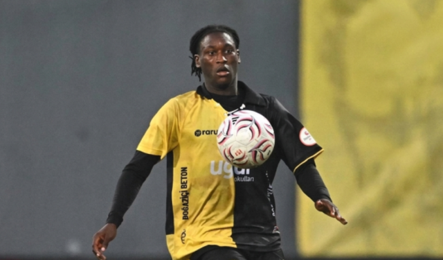 Manisa'daki karşılaşma sonrası İstanbulspor futbolcusu Elvin Mendy, hastaneye kaldırıldı