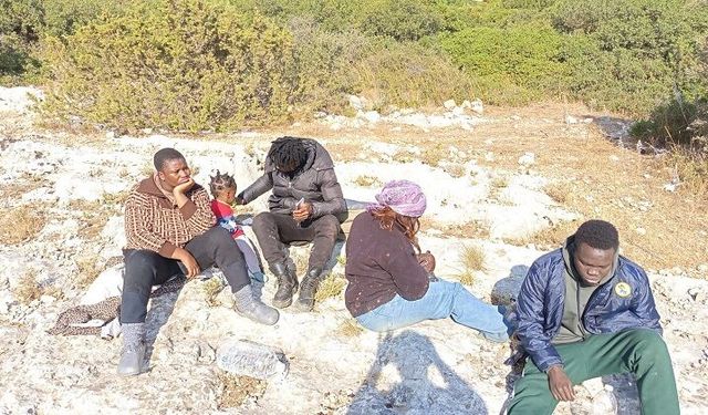 İzmir'de 9 düzensiz göçmen kurtarıldı