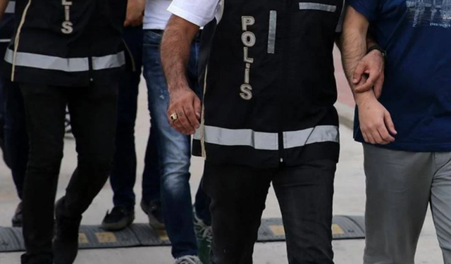 İzmir merkezli tefecilik operasyonu: 13 kişiye gözaltı