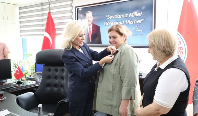 Menderes’te bilmece çözülemiyor… YENİ Parti’den istifa etti, AKP rozeti taktı