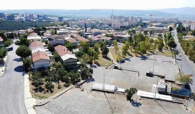 Halk panikte… Buca’da gizli koku