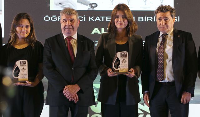 İzmir'de Ezber Bozan Mobilya Tasarım Yarışması'nda ödüller sahiplerini buldu