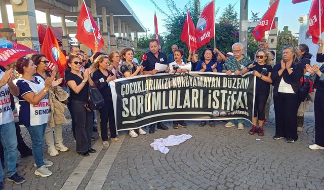 İzmir’de öğretmenler yere önlük bıraktı: Çocuklarımızı koruyamayan düzenin sorumluları istifa etsin!