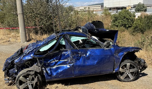 İzmir’de sürücü direksiyon hakimiyetini kaybetti, acı haber geldi