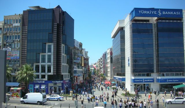 Karşıyaka'da Otomobilsiz Kent Günü: O yol trafiğe kapalı