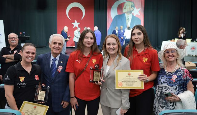 Konak’ta sporun emektarlarına vefa gecesi: İyi ki varsın demek için geç kalmayalım