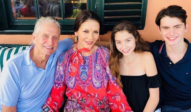 Catherine Zeta-Jones’tan 'torpilli çocuk' eleştirilerine yanıt: Avantajlı değiller!
