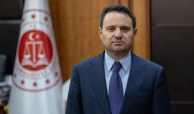 Bakan Gürlek: '135 Alo Adalet' hattını bugün açıyoruz! İzmir’de davalar için yeni hat