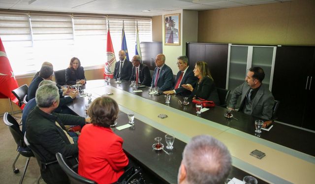 Başkan Ünsal muhtarları makamında ağırladı