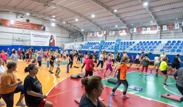 Hedef aktif yaşam: Karşıyakalılar güne sporla başlıyor