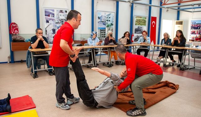 Karşıyaka’nın Afet Gönüllüleri Projesi’nde dördüncü dönem başlıyor