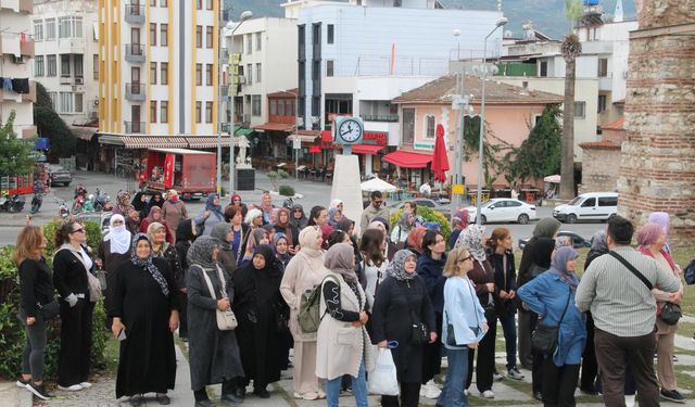 Efes Selçuk’ta kültür yolculuğu: Manisalı kadınlar tarihi keşfediyor