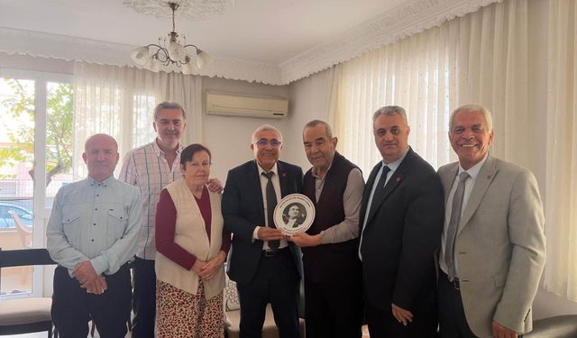 CHP’li Demirsoy’dan partinin çınarına ziyaret