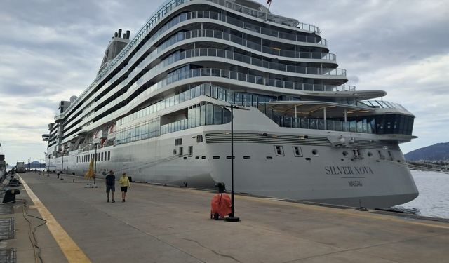 Muğla’ya dev kruvaziyer yanaştı… İrlandalılar Bodrum’a akın etti
