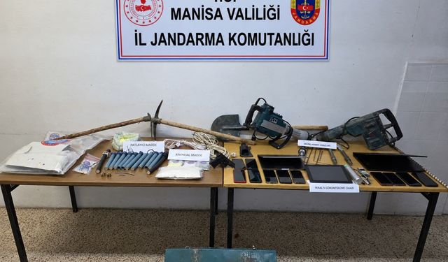 Manisa'da kaçak kazı yapan 8 şüpheli suçüstü yakalandı