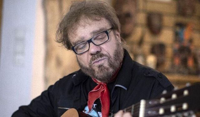 Müzisyen Attila Atasoy sahnelere veda etti