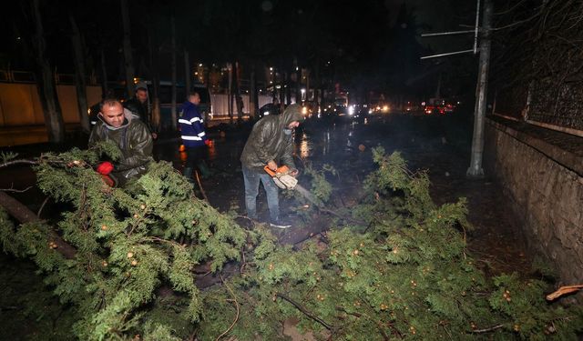 Buca’da afetlere karşı hazırlık çağrısı: Vatadaşlara sel ve taşkınlara karşı uyarı