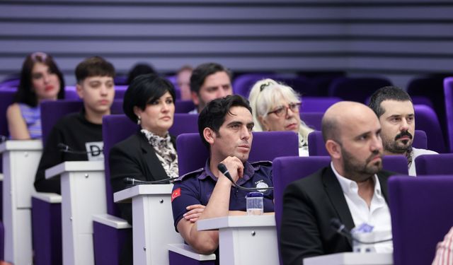Buca’da iklim krizi paneli: Uzmanlar acil önlem çağrısı yaptı