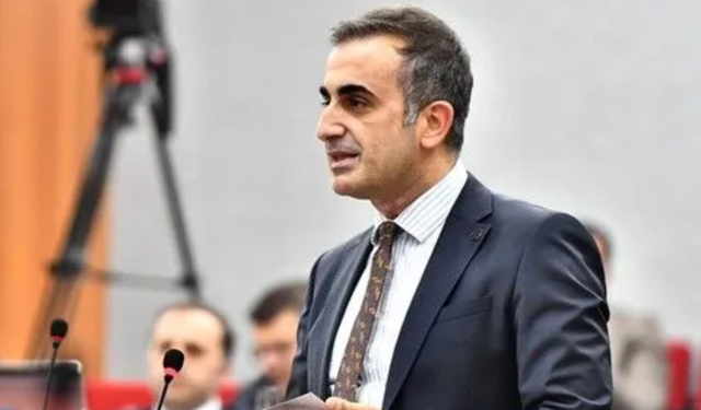 CHP’li Yeter'den İzBB meclisinde iktidara sert çıkış: Ya tam ve gerçek demokrasi ya da hiç!