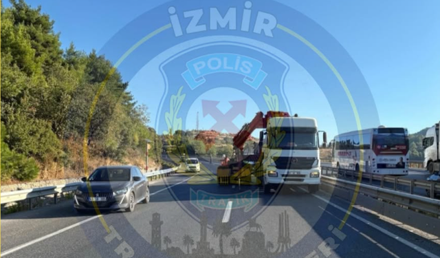 Manisa-İzmir yolunda sürücülere uyarı: Sol şerit trafiğe kapatıldı