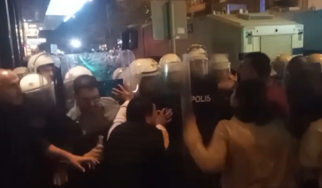 İzmir'de Tugay protestosuna polis müdahalesi: Belediyeye yürüyüşe izin verilmedi