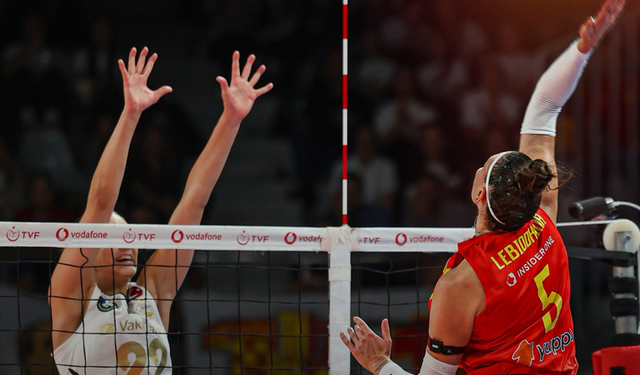 Göztepe Yuppo evinde VakıfBank'a 3-0 mağlup oldu