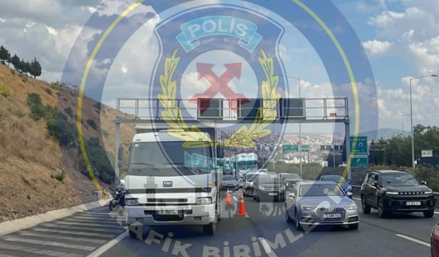 Trafik Birimleri duyurdu: Bayraklı Büyük Tünel girişinde 5 kilometrelik kuyruk
