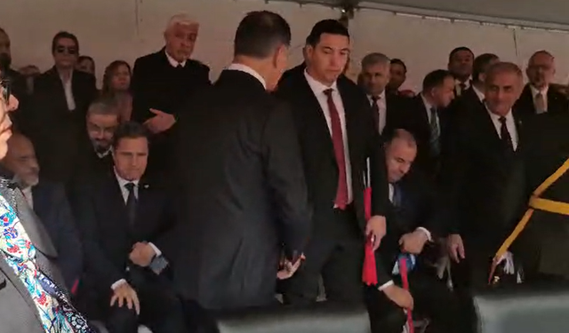 Tugay’a protokolden tepki: Elini sıkmadılar!