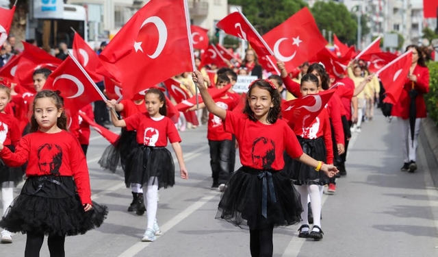 Karşıyaka’da Cumhuriyet coşkusu: Gurur ve heyecan bir arada
