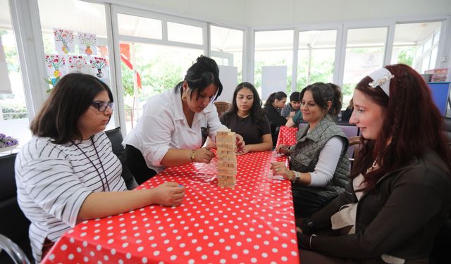 Selçuk’ta üniversiteli gençlerden Engelsiz Kafe’ye destek