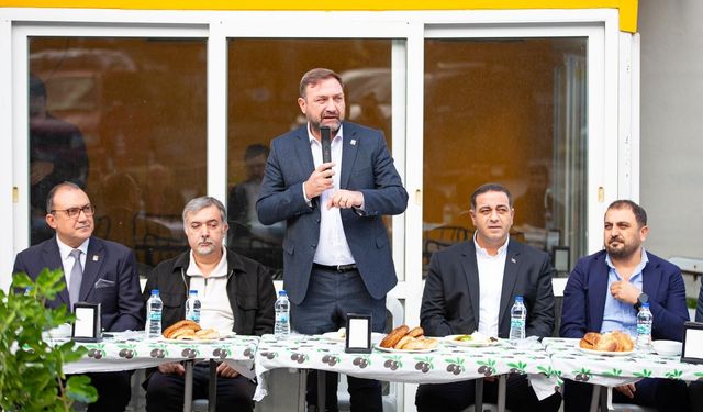 CHP İzmir’den Narlıdere esnafına ziyaret: Gümrükçü, esnafın sorunlarını dinledi