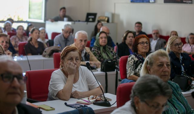 Güzelbahçe 3. Yaş Üniversitesi yeni eğitim dönemine başladı