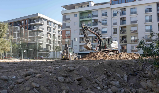 Bornova’da hummalı çalışma… Atıl alan otoparka dönüşüyor
