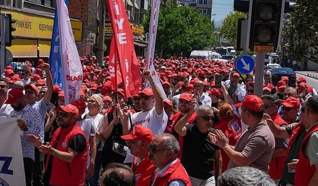 Tugay AKP’ye geçti… İzmir Büyükşehir işçileri endişeli!
