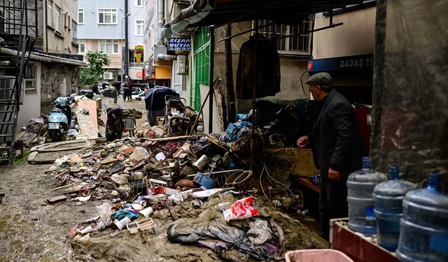 İstanbul'da selden etkilenen esnafa 80 milyon lira nakdi destek sağlanacak