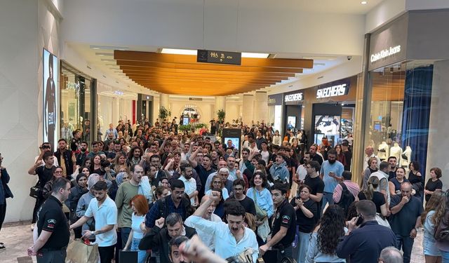 İzmir İstinye'de eylem... İşçiler Tommy Hilfiger önünde haklarını aradı