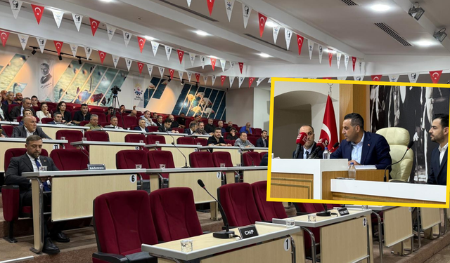 AKP'ye geçiş sonrası ikinci oturum... Çiğli Belediye Meclisi'nde yeterli çoğunluk sağlanamadı