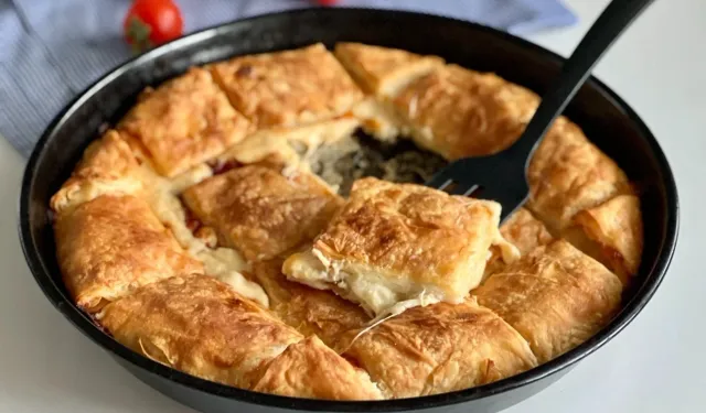 Pazar kahvaltılarına lezzet katacak... Kaşarlı börek tarifi