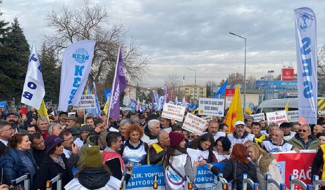 KESK'ten belediye operasyonlarına tepki: Yolsuzlukların üstünü örtemeyeceksiniz!