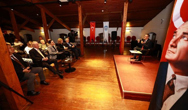 Selçuk’ta 29 Ekim etkinlikleri… Mahmut Esat Bozkurt anıldı