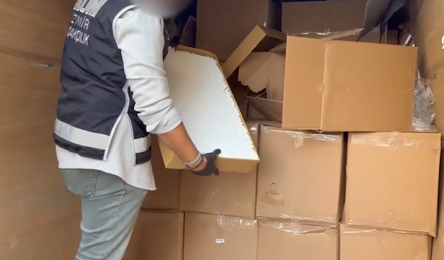 Bornova’da kaçakçılık operasyonu: 1 milyon 100 bin makaron ele geçirildi