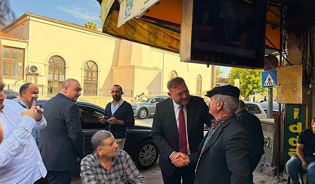 CHP İzmir Torbalı’da sahaya indi… Gümrükçü: Koltuklardan nutuk atarak değil, halkın arasında çözüm üreterek çalışıyoruz