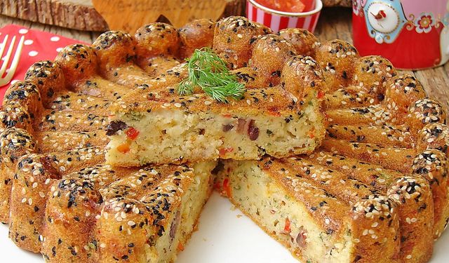 Klasik kekleri unutturacak… Peynirli zeytinli kek nasıl yapılır?