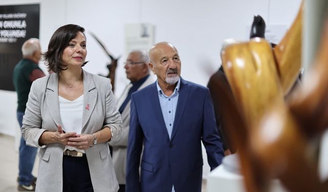 Karabağlar’da çevre dostu heykel sergisi açıldı