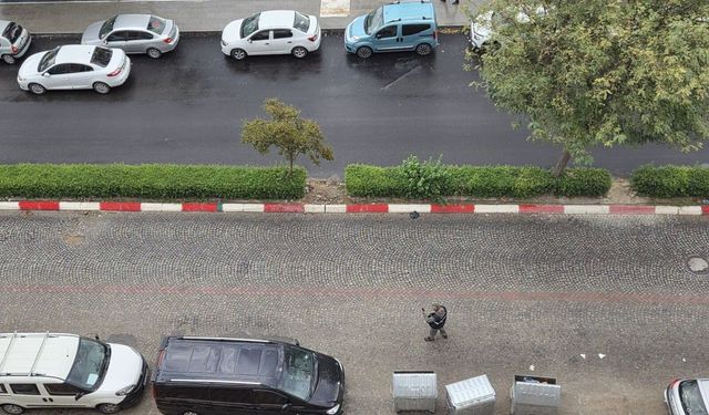 Bergama’da granit taşlar söküldü, yerine asfalt döküldü: Eski başkanlardan tepki!