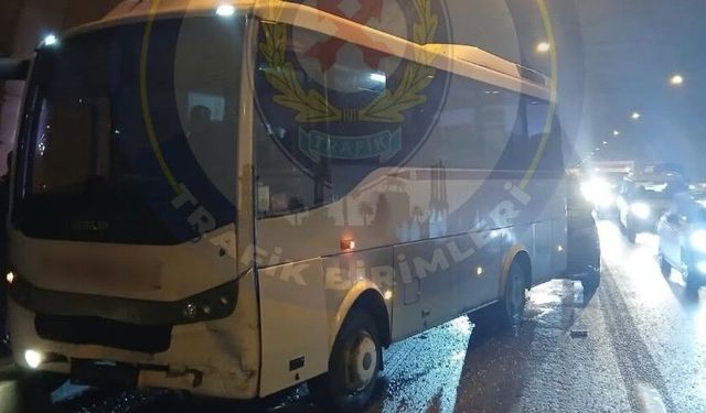 Bayraklı Tüneli’nde kaza: Karşıyaka istikametinde yoğunluk var