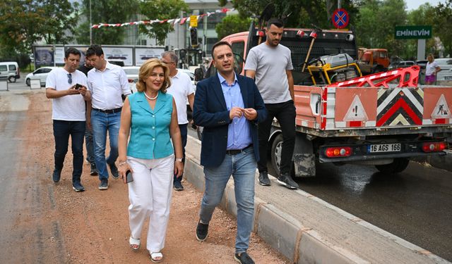 Bornova’nın kalbindeki cadde baştan aşağı yenileniyor